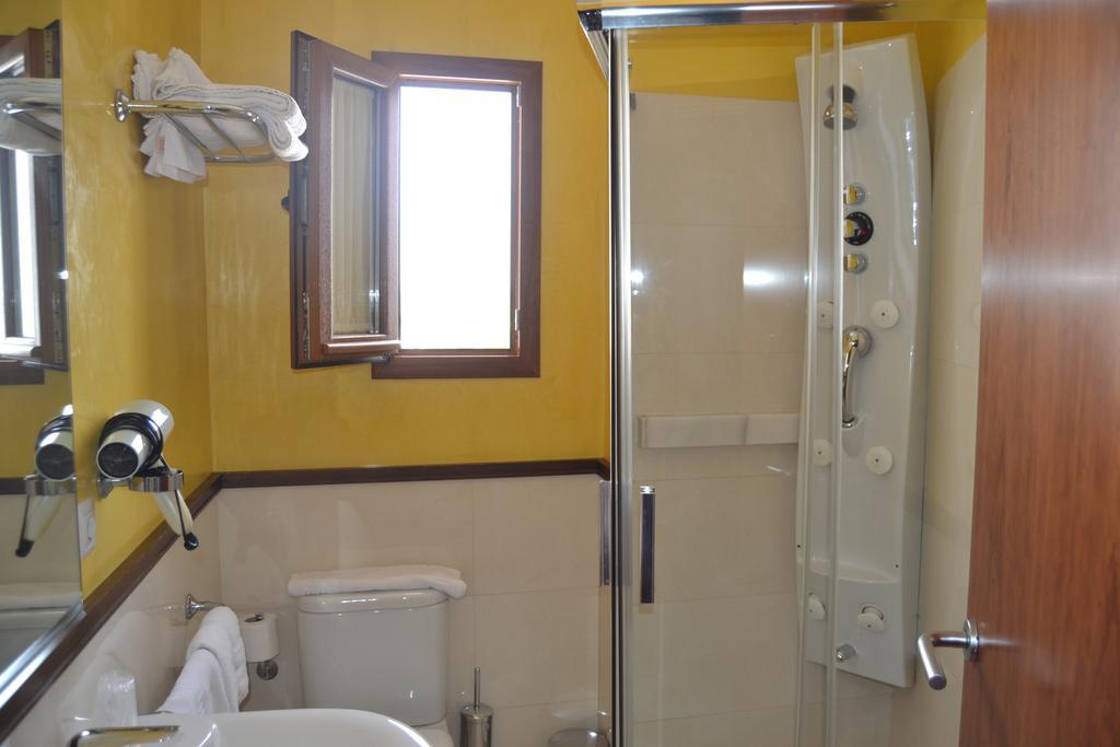 Hostal Al-Andalus Conil De La Frontera Esterno foto